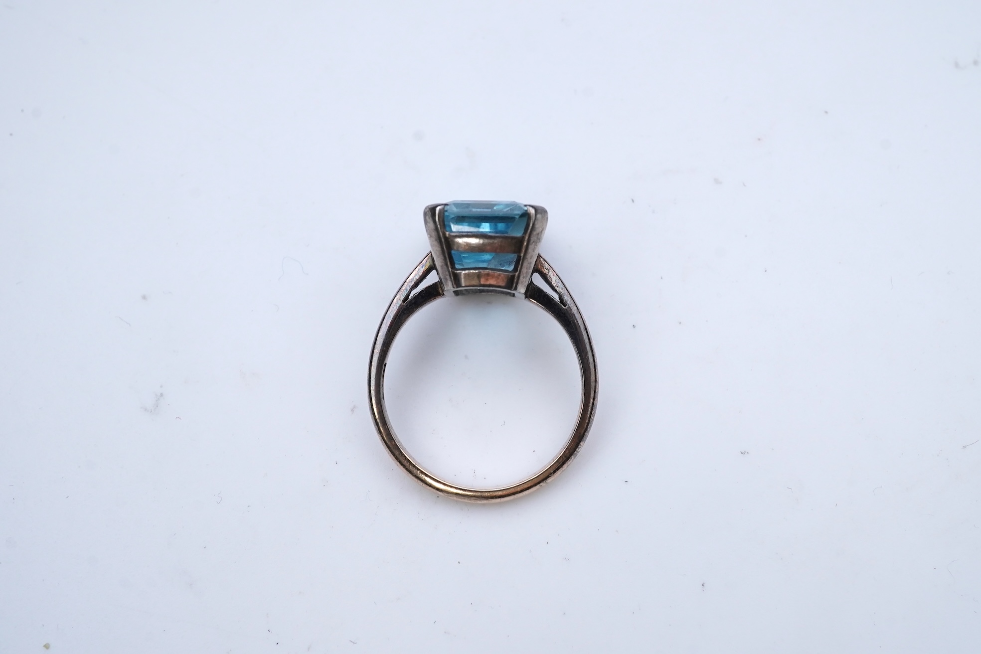 An aquamarine ring, mid 20th century